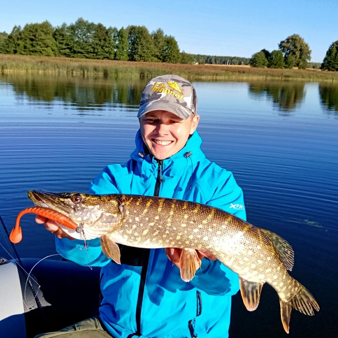 FISH MAGNET PUMBAA Double Color Soft Scented Fishing Lure