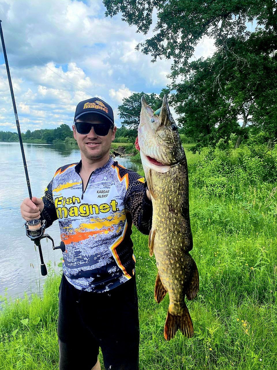 FISH MAGNET BARABASHKA Double Color Soft Scented Fishing Lure