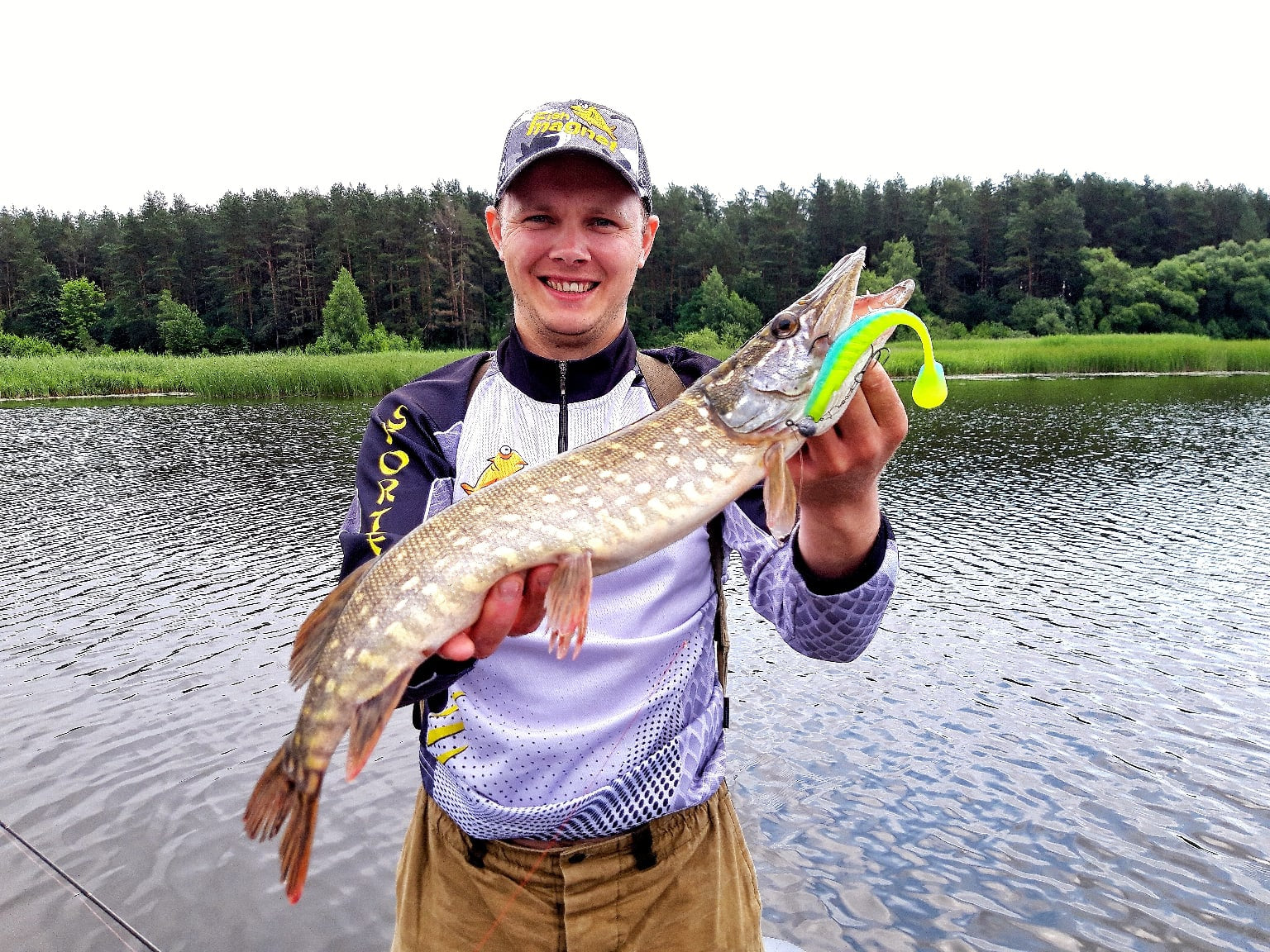 FISH MAGNET PUMBAA Double Color Soft Scented Fishing Lure